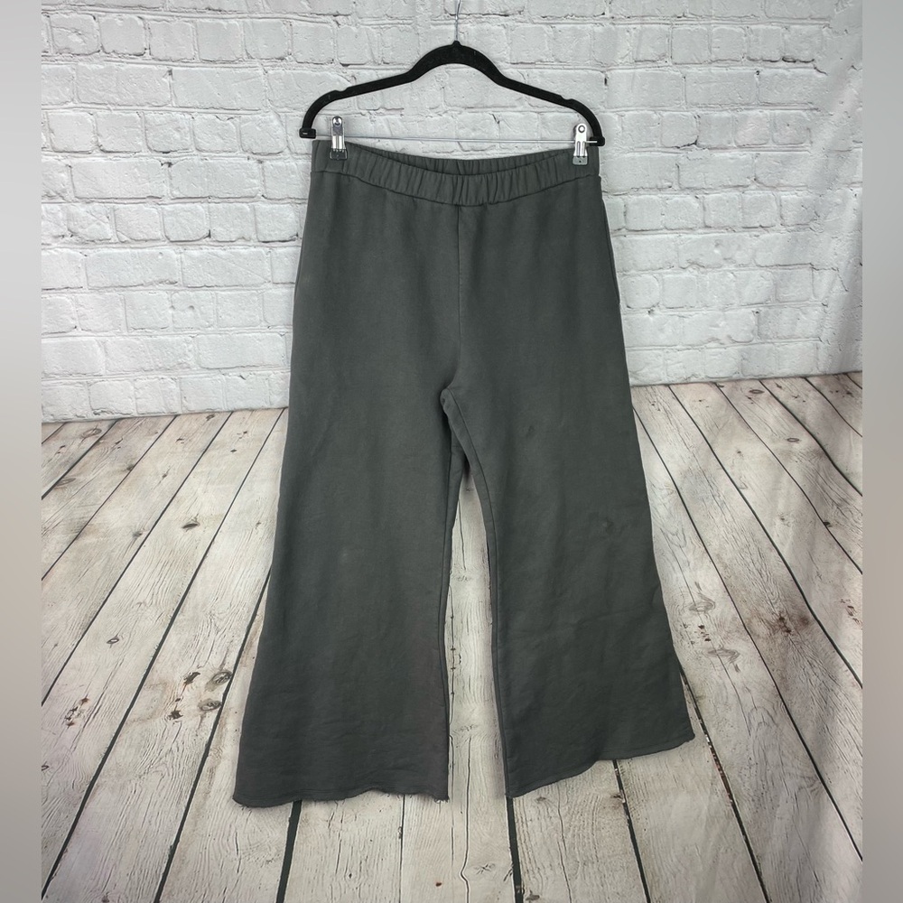 Filosofia Women’s Large (runs small) Gray Thick Bell Bottom Sweatpants Pockets